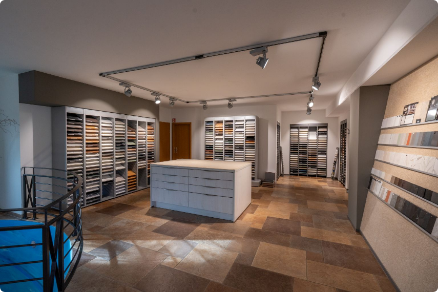 Schildern Sie kurz Ihr Projekt (Neuküche, Umbau, Geräte) – wir bereiten Ihr Gespräch gezielt vor. Jetzt Kontakt aufnehmen und Termin vereinbaren